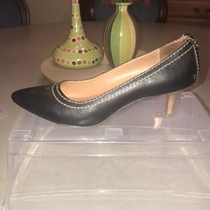 Calvin Klein black kitten heel size 10 EUC